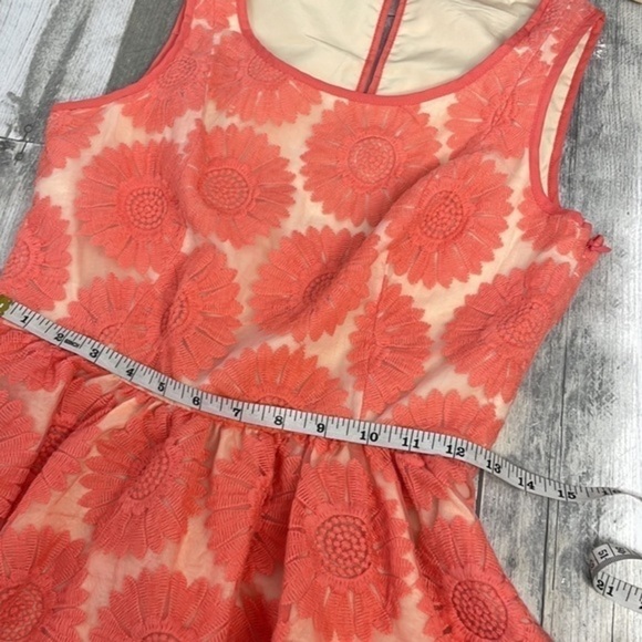 Lauren Conrad Coral & Cream Colored Sleeveless Midi Dress.Keyhole Back. Side Zip - Picture 9 of 14